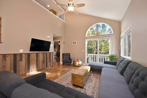 Living - 210 Elysian Pl, Grass Valley, CA 95945 photo 2 of 3