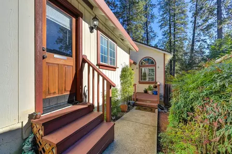 Exterior - 210 Elysian Pl, Grass Valley, CA 95945 photo 5 of 16