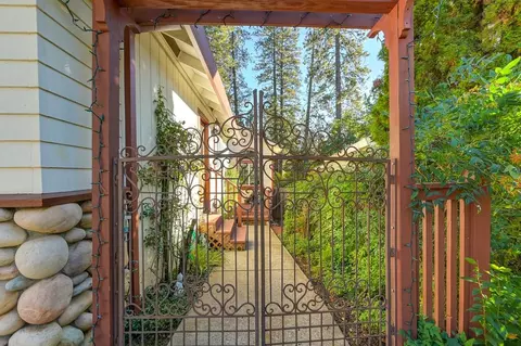 Exterior - 210 Elysian Pl, Grass Valley, CA 95945 photo 4 of 16