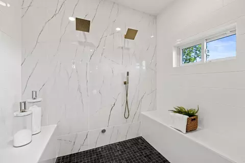Bath - 14874 Surrey Junction Ln, Sutter Creek, CA 95685 photo 10 of 18