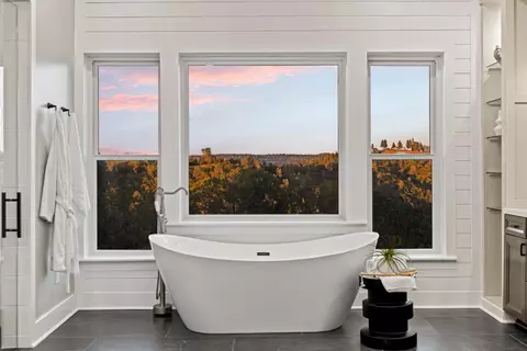 Bath - 14874 Surrey Junction Ln, Sutter Creek, CA 95685 photo 6 of 18