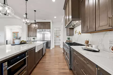 Kitchen - 14874 Surrey Junction Ln, Sutter Creek, CA 95685 photo 6 of 15