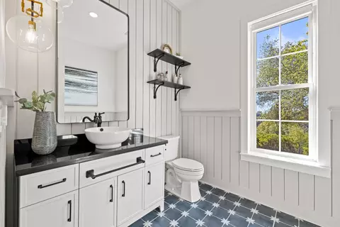 Bath - 14874 Surrey Junction Ln, Sutter Creek, CA 95685 photo 13 of 18