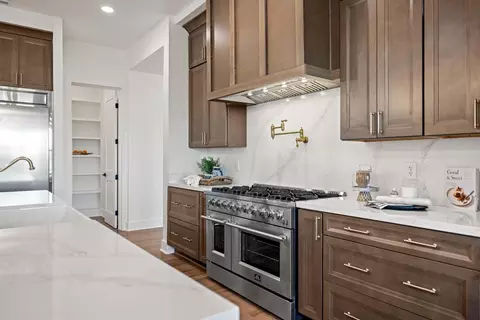 Kitchen - 14874 Surrey Junction Ln, Sutter Creek, CA 95685 photo 7 of 15