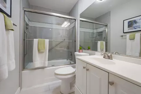 Bath - 2344 St Lawrence Ln, Modesto, CA 95356 photo 1 of 2