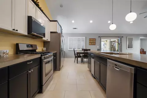 Kitchen - 2344 St Lawrence Ln, Modesto, CA 95356 photo 3 of 4