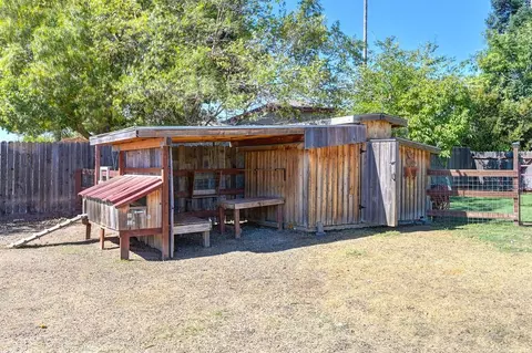 Exterior - 2030 Meadow Mist Ct, Elverta, CA 95626 photo 19 of 20