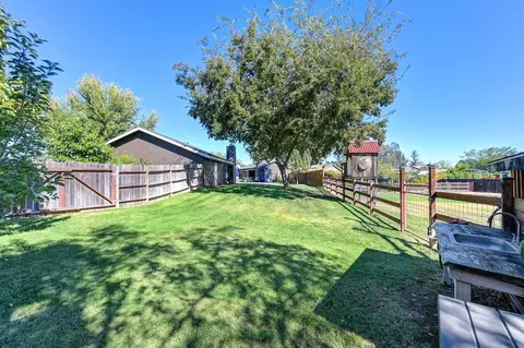 Exterior - 2030 Meadow Mist Ct, Elverta, CA 95626 photo 6 of 20