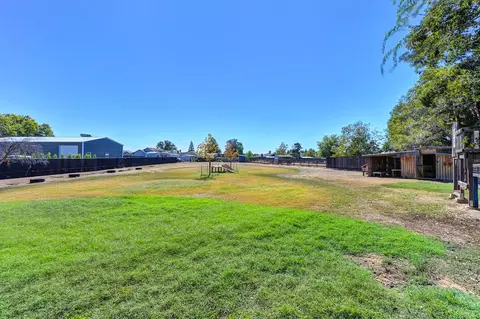 Exterior - 2030 Meadow Mist Ct, Elverta, CA 95626 photo 14 of 20