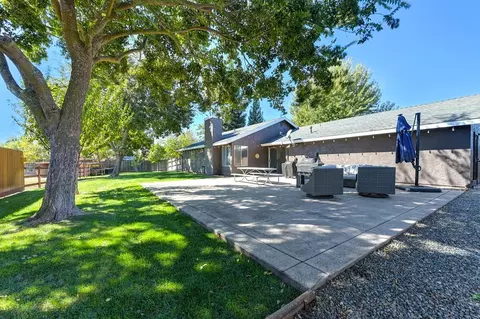Exterior - 2030 Meadow Mist Ct, Elverta, CA 95626 photo 9 of 20
