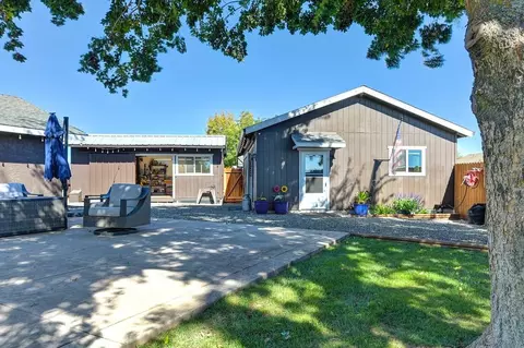 Exterior - 2030 Meadow Mist Ct, Elverta, CA 95626 photo 8 of 20
