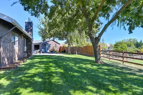 Exterior - 2030 Meadow Mist Ct, Elverta, CA 95626 photo 4 of 20