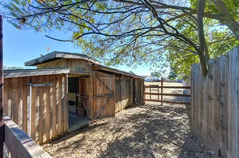 Exterior - 2030 Meadow Mist Ct, Elverta, CA 95626 photo 13 of 20