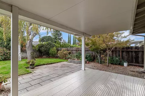 Exterior - 244 California St, Ripon, CA 95366 photo 4 of 9