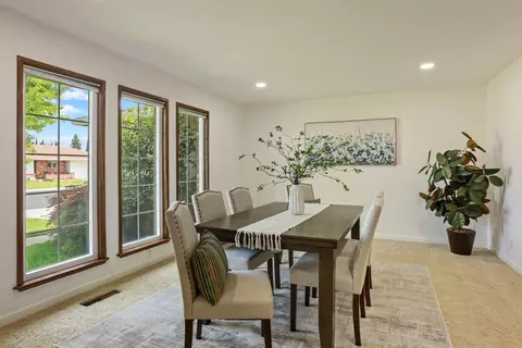 Dining - 244 California St, Ripon, CA 95366 photo 2 of 3