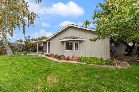 Exterior - 244 California St, Ripon, CA 95366 photo 8 of 9