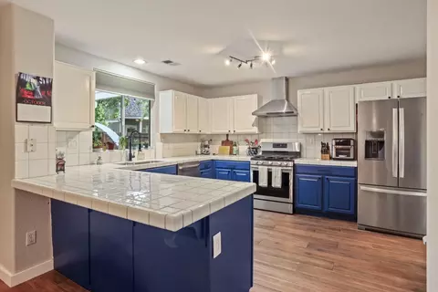 Kitchen - 443 Glenbriar Cir, Tracy, CA 95377 photo 1 of 7