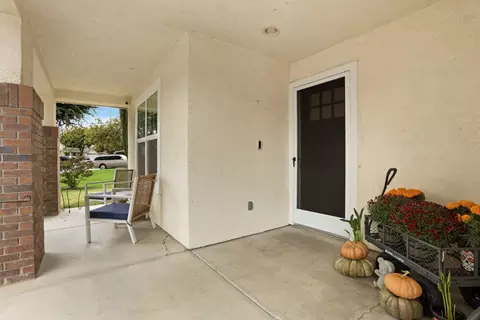 Exterior - 443 Glenbriar Cir, Tracy, CA 95377 photo 7 of 18