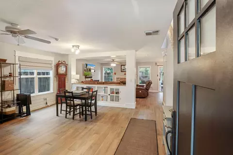 Entry Way - 443 Glenbriar Cir, Tracy, CA 95377 photo 2 of 4