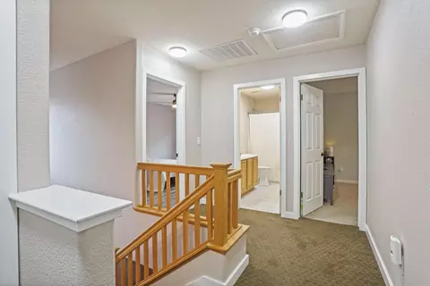 Entry Way - 443 Glenbriar Cir, Tracy, CA 95377 photo 4 of 4