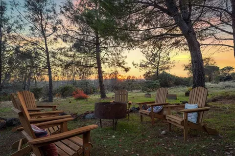 3900 Loma Dr, Shingle Springs, CA 95682