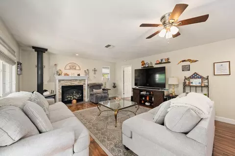 Living - 1812 Mary Ct, Placerville, CA 95667 photo 1 of 4