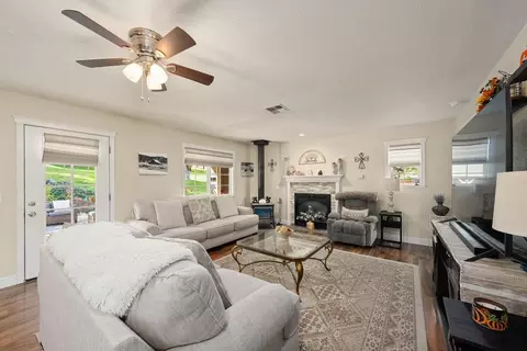 Living - 1812 Mary Ct, Placerville, CA 95667 photo 2 of 4