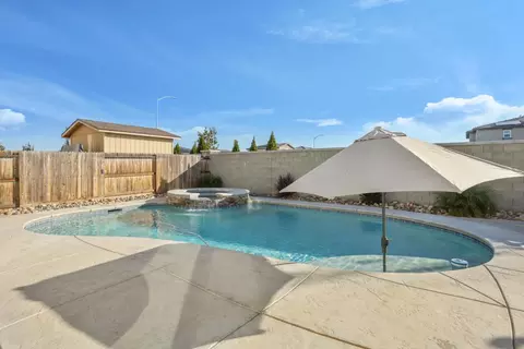 Exterior - 2004 Ravine Ln, Manteca, CA 95337 photo 3 of 3