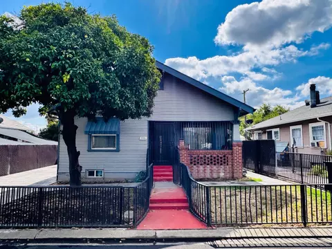 1926 E Roosevelt St, Stockton, CA 95205