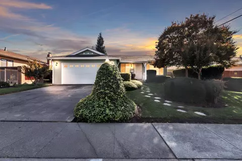 6542 Saint James Dr, Carmichael, CA 95608 photo 1