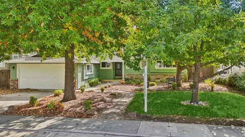 655 39th St, Sacramento, CA 95816