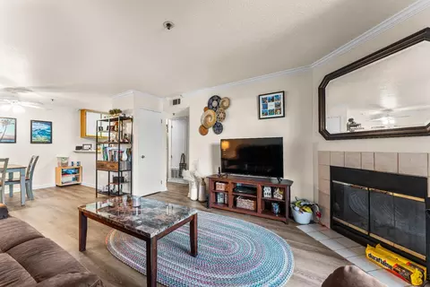 1019 Dornajo Way #123, Sacramento, CA 95825