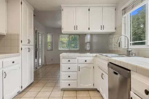 1940 N Berkeley Ave, Turlock, CA 95382 photo 11