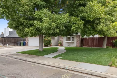 1940 N Berkeley Ave, Turlock, CA 95382 photo 2
