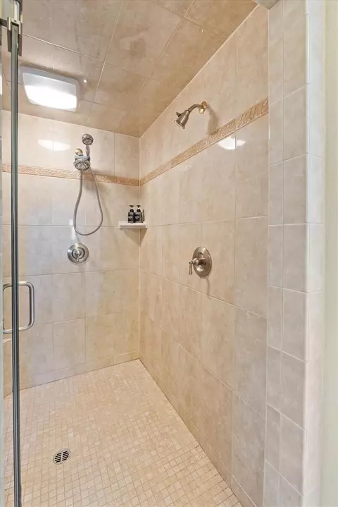 Bath - 5350 Wylderidge Dr, Murphys, CA 95247 photo 4 of 7