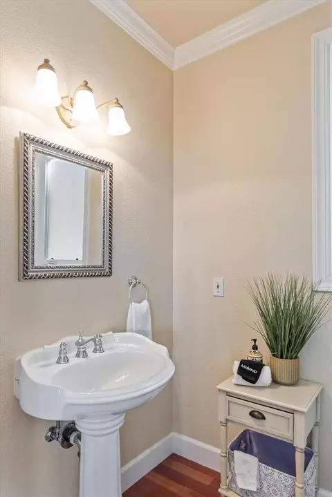 Bath - 5350 Wylderidge Dr, Murphys, CA 95247 photo 6 of 7