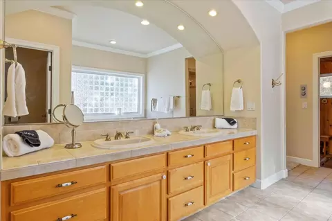 Bath - 5350 Wylderidge Dr, Murphys, CA 95247 photo 2 of 7