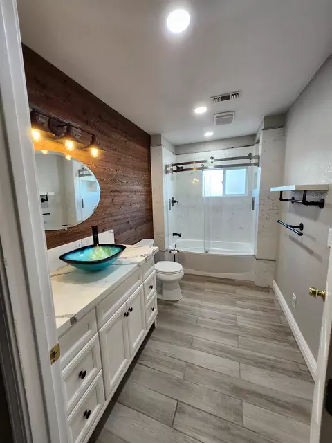 Bath - 151 W Delano St, Elverta, CA 95626 photo 1 of 5