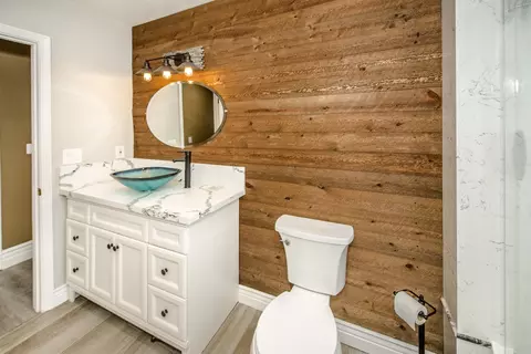 Bath - 151 W Delano St, Elverta, CA 95626 photo 2 of 5