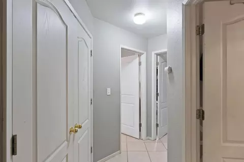 Entry Way - 2136 W Chesler St, Merced, CA 95348 photo 3 of 3