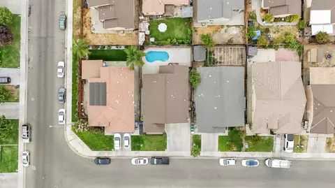 View/Area - 2136 W Chesler St, Merced, CA 95348 photo 2 of 2