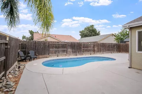 Exterior - 2136 W Chesler St, Merced, CA 95348 photo 5 of 5