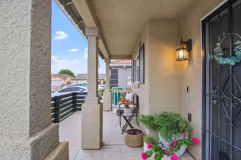 Exterior - 2136 W Chesler St, Merced, CA 95348 photo 4 of 5