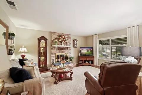 Living - 1623 Sutter Ln, Lodi, CA 95240 photo 3 of 6