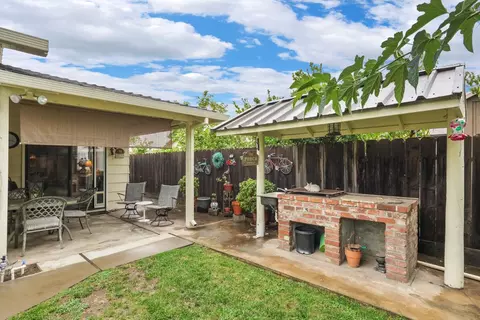 Exterior - 1623 Sutter Ln, Lodi, CA 95240 photo 6 of 11