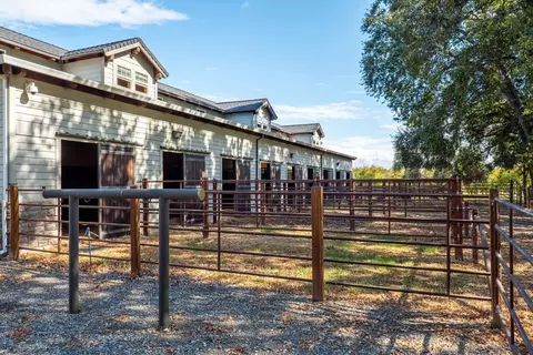 Exterior - Undisclosed, Red Bluff, CA 96080 photo 2 of 10