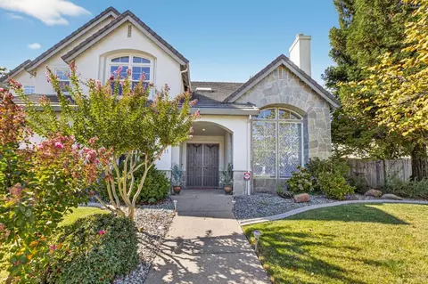 9011 Quail Cove Dr, Elk Grove, CA 95624