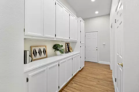 Entry Way - 1527 Rio Grande St, Davis, CA 95616 photo 5 of 9