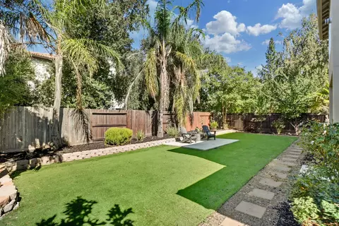 Exterior - 1527 Rio Grande St, Davis, CA 95616 photo 3 of 10