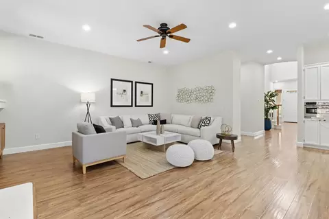 Living - 1527 Rio Grande St, Davis, CA 95616 photo 3 of 6